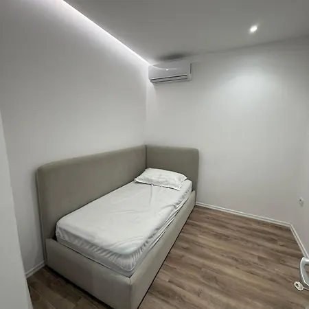 Najli Apartment's Tiran